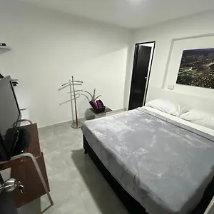Pensión Casa Los Naranjos 2, Medellín