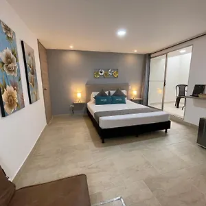 Pensión 12 Nights, Medellín